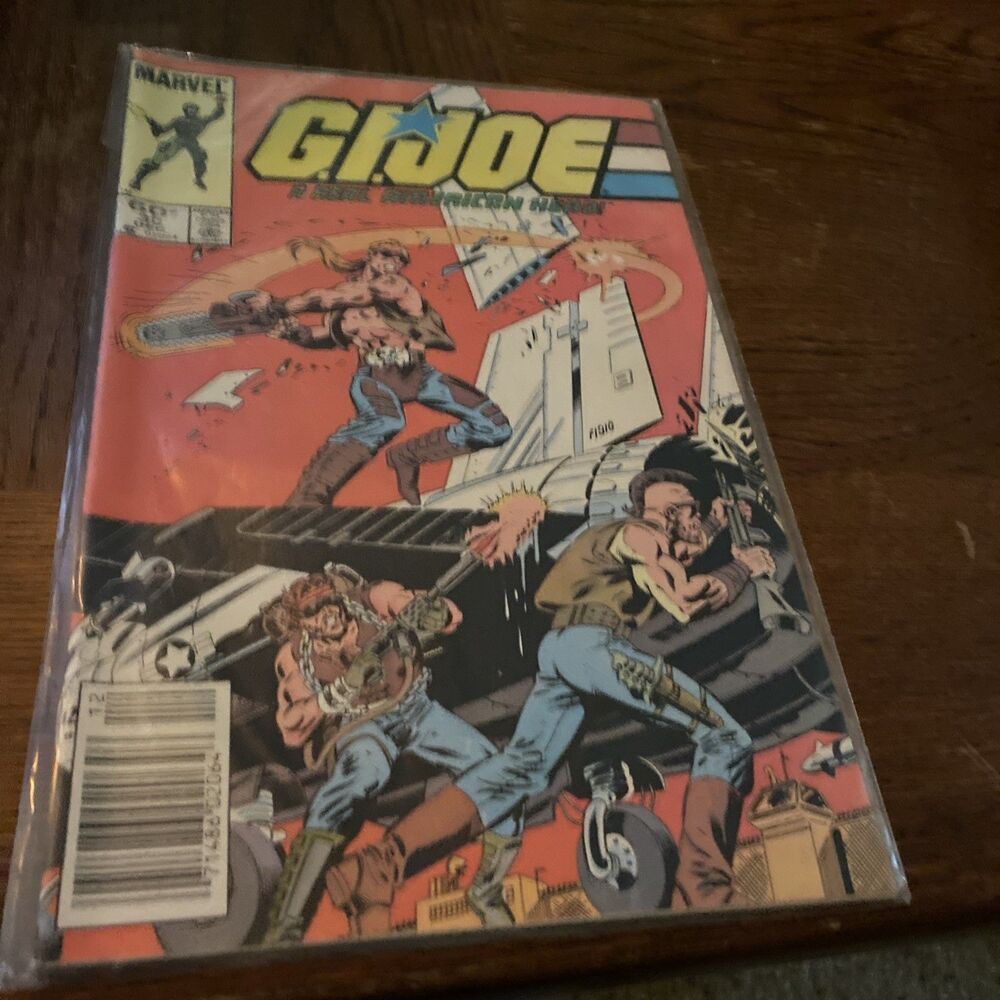 G.I. JOE #30 VINTAGE COMIC BOOK KEPT IN PLASTIC COVER 1980'S VERY GOOD MARVEL